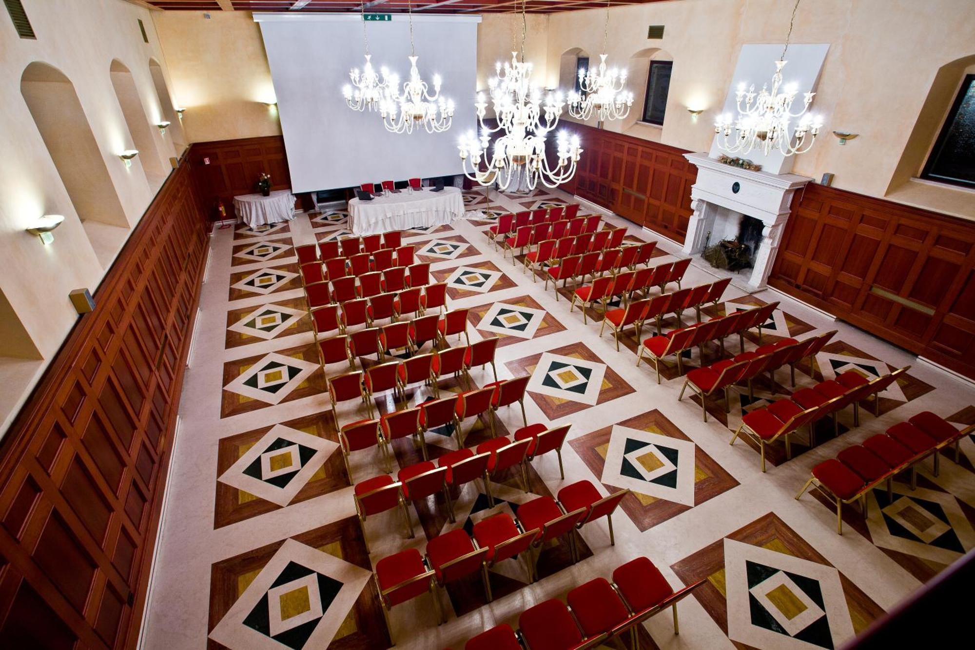 Hotel Relais Dei Normanni Monte SantʼAngelo Esterno foto