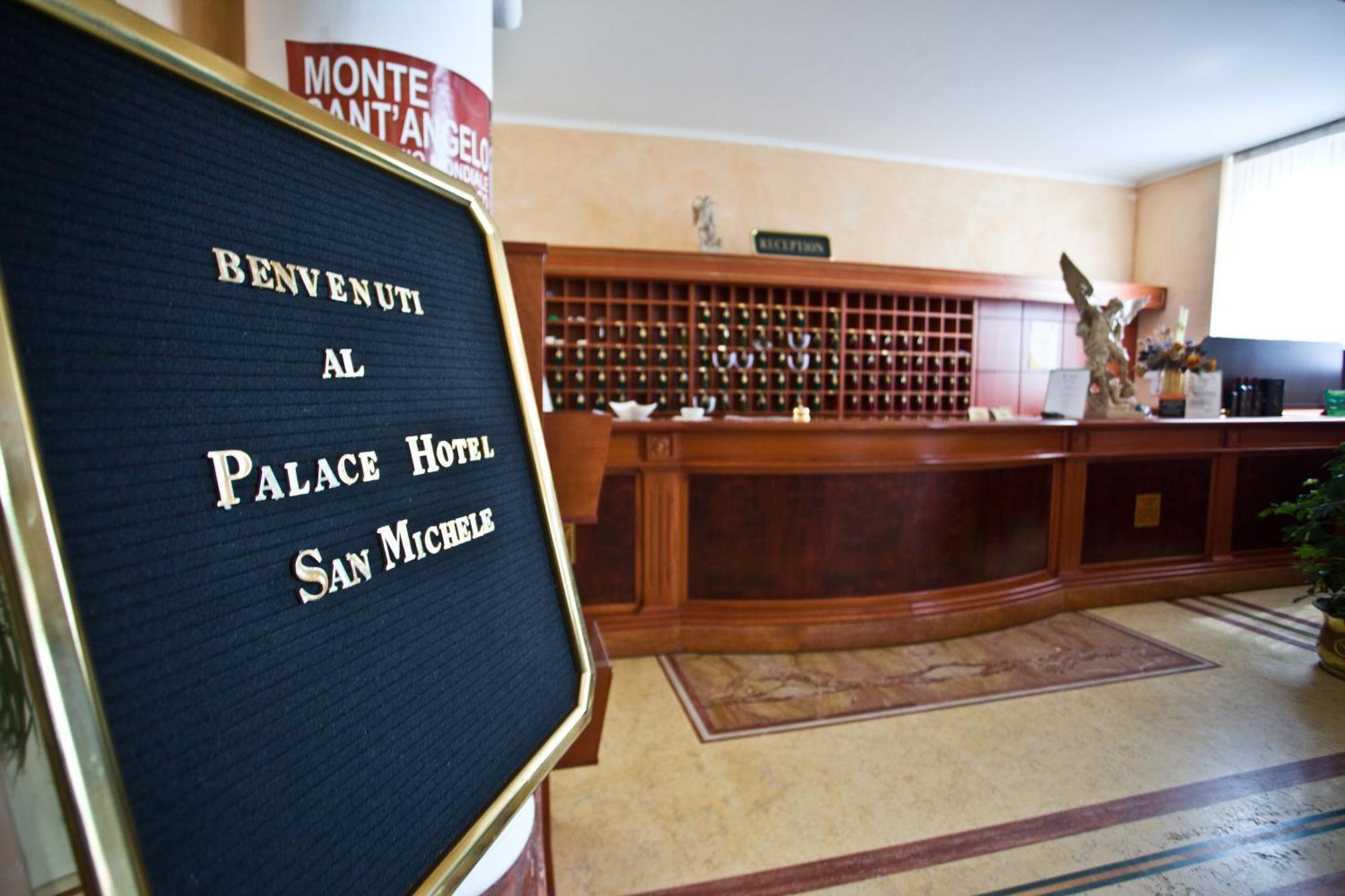 Hotel Relais Dei Normanni Monte SantʼAngelo Esterno foto