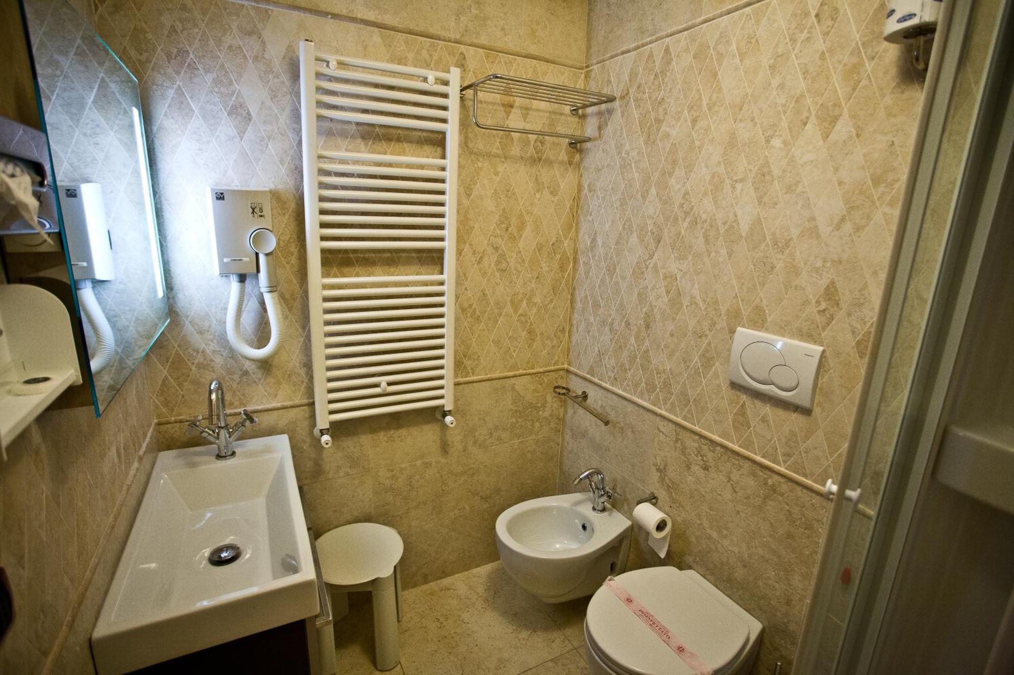 Hotel Relais Dei Normanni Monte SantʼAngelo Esterno foto