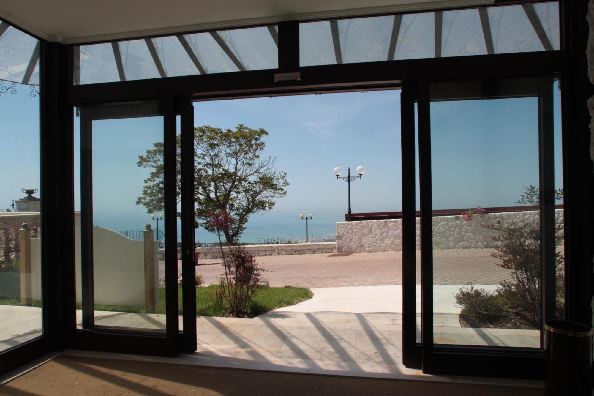 Hotel Relais Dei Normanni Monte SantʼAngelo Esterno foto