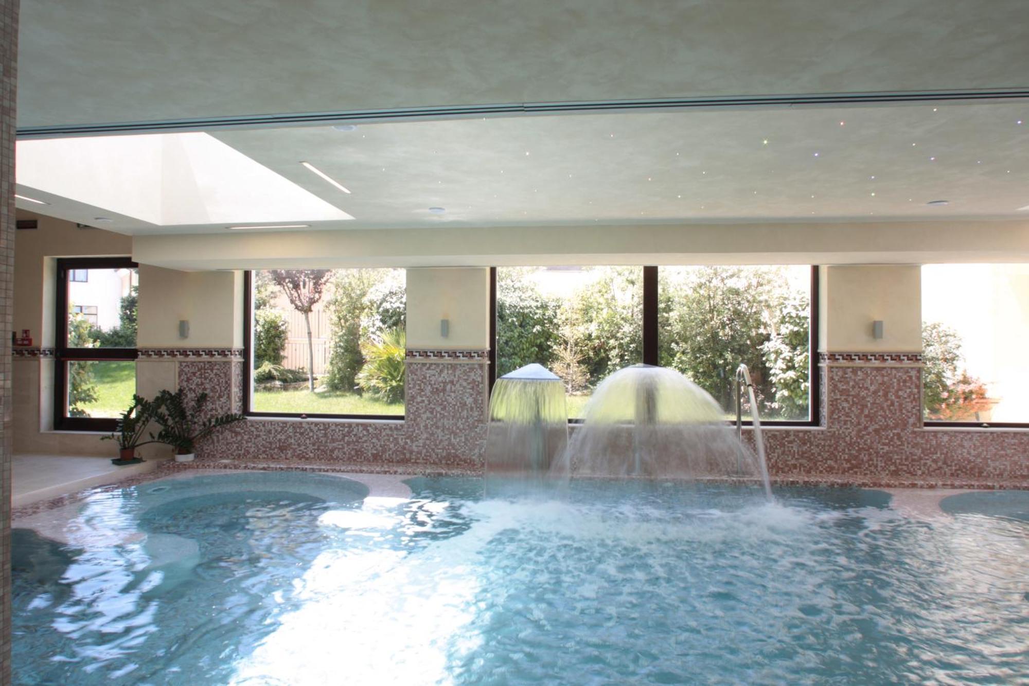 Hotel Relais Dei Normanni Monte SantʼAngelo Esterno foto